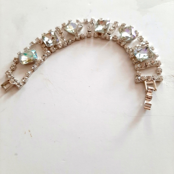 💞 Host Pick 💞 Snwarovski and Borealis Crystal Bracelet - Picture 1 of 5